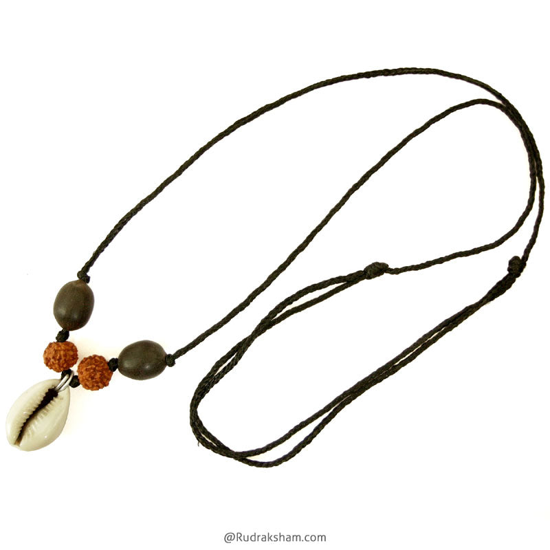  Cowry Shell Pendant in Silver Wire